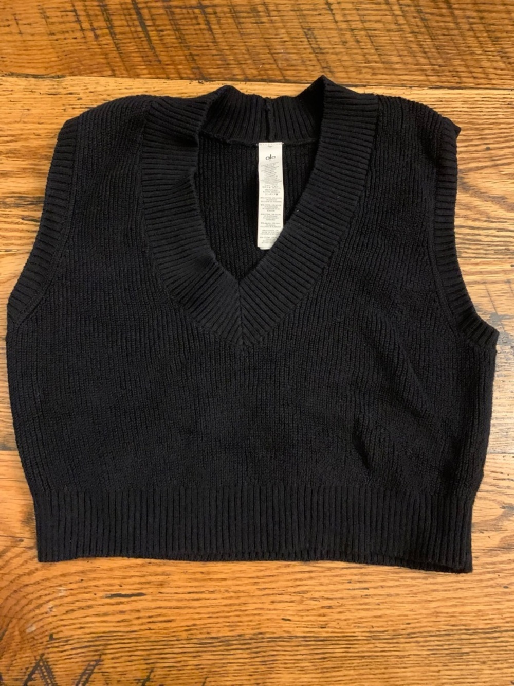ALO Yoga Black Ribbed V‑Neck Knit Vest
